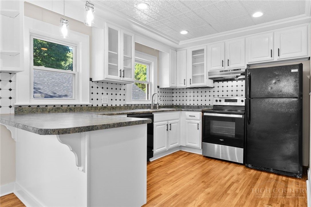 485 Green Street Property Photo 5