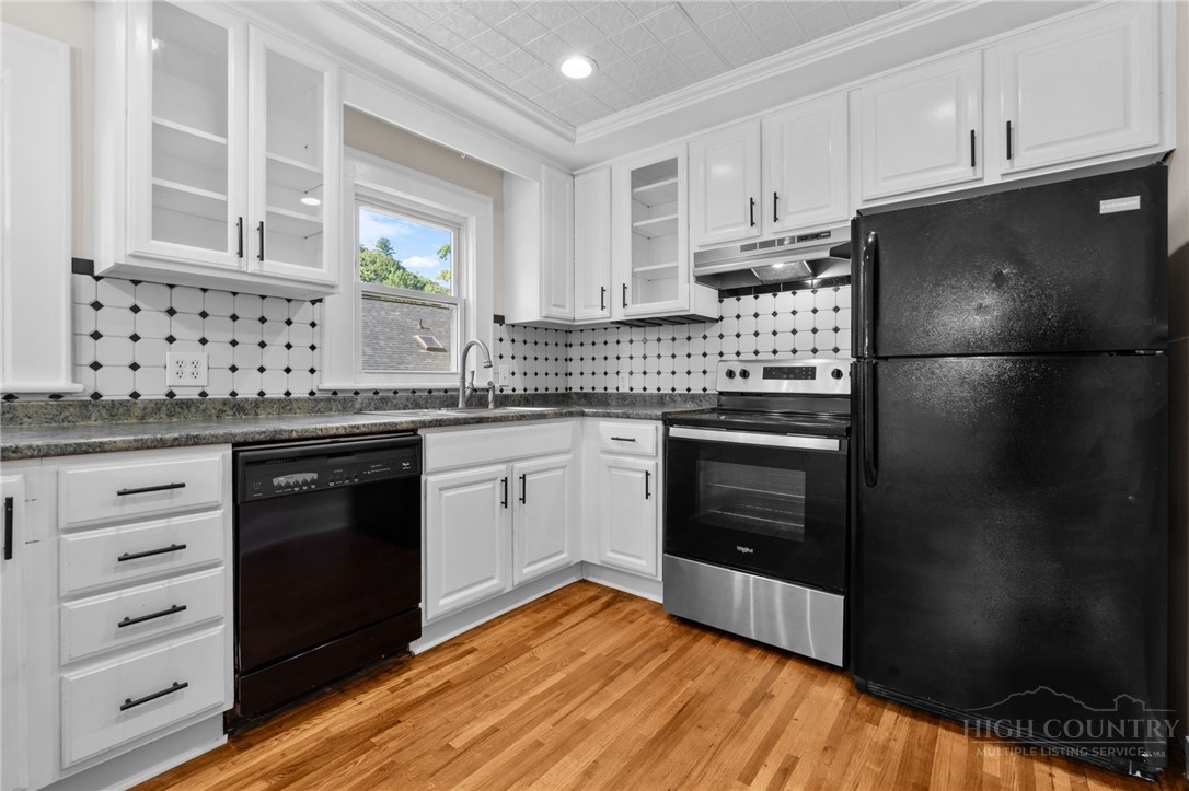 485 Green Street Property Photo 6