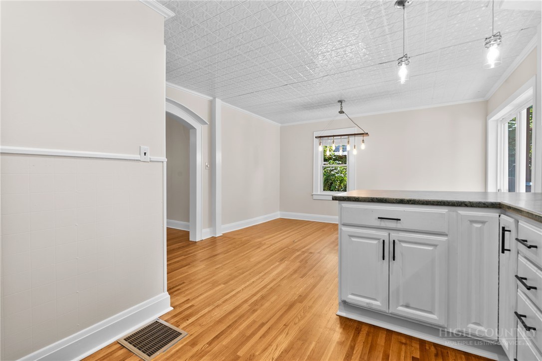 485 Green Street Property Photo 7