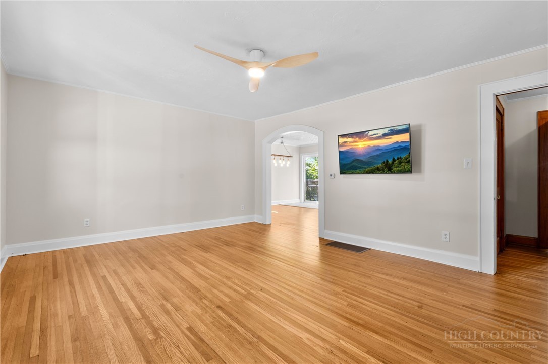 485 Green Street Property Photo 10