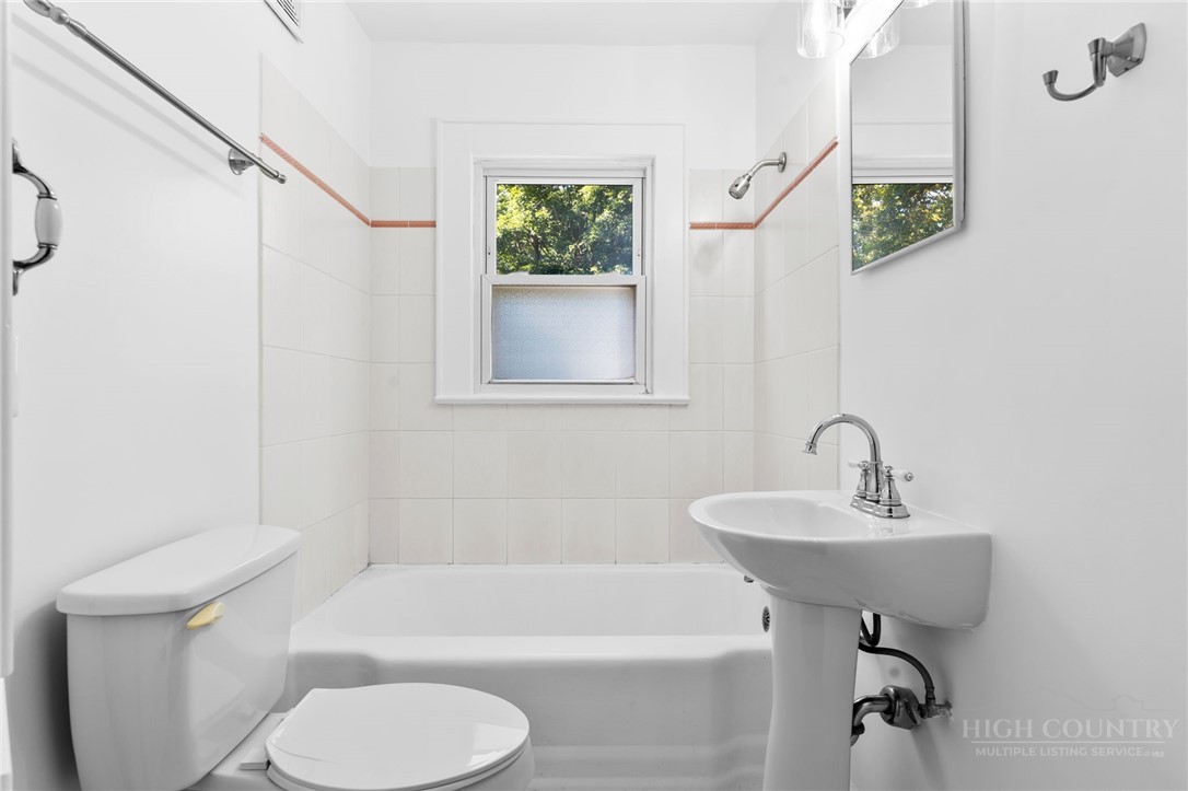 485 Green Street Property Photo 16