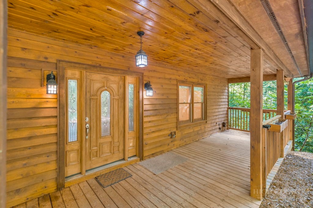 735 Holleridge Road Property Photo 4