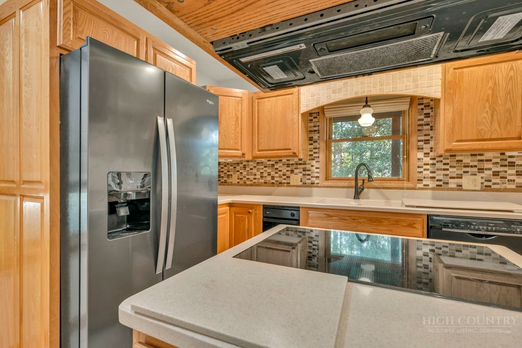 735 Holleridge Road Property Photo 16