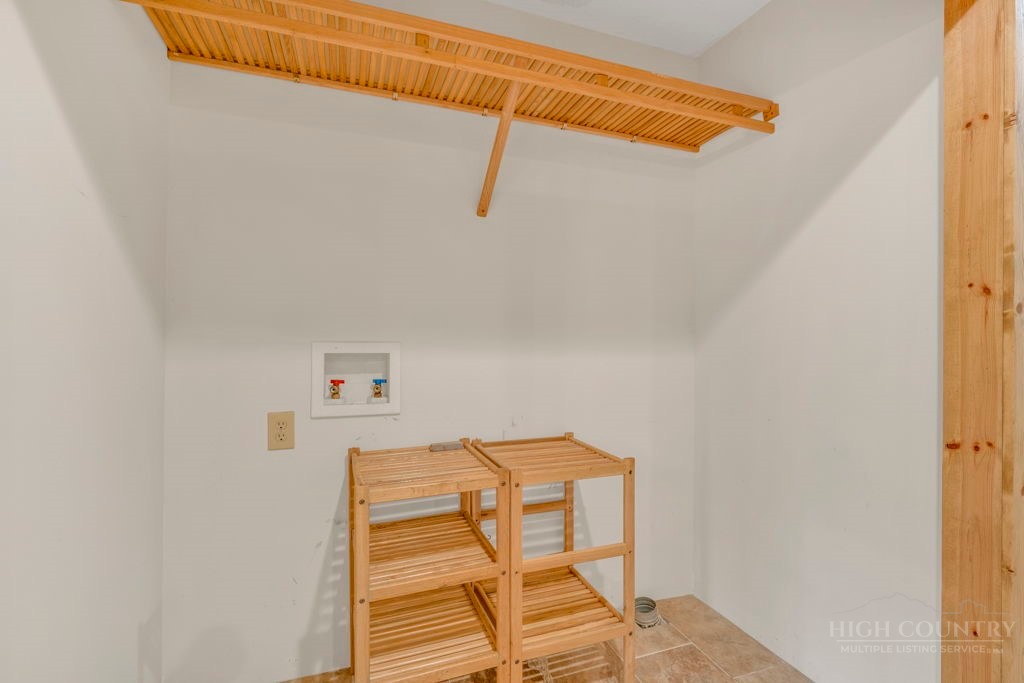 735 Holleridge Road Property Photo 17
