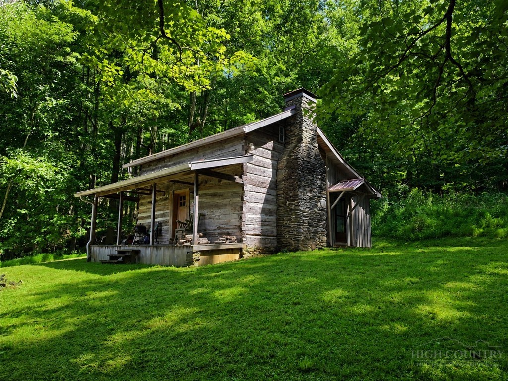 675 Clifton Springs Trl Property Photo 1