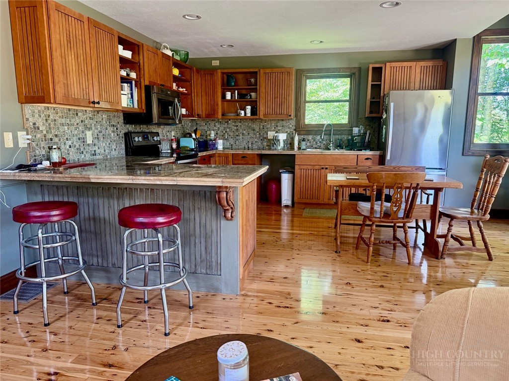 7568 Big Laurel Road Property Photo 2