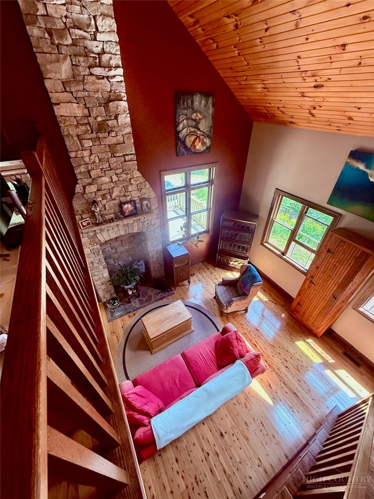 7568 Big Laurel Road Property Photo 9