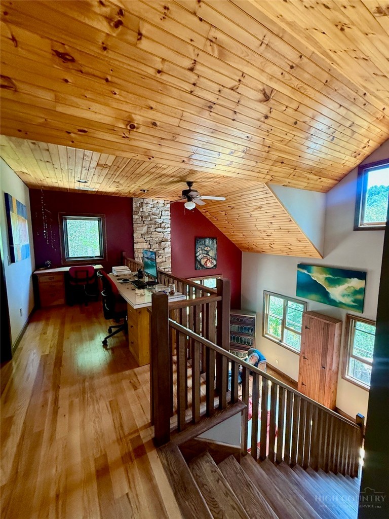 7568 Big Laurel Road Property Photo 10