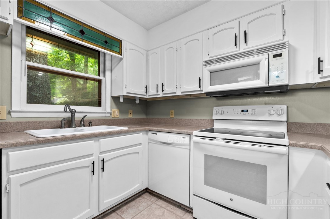188 Laurel Hill Drive Property Photo 17