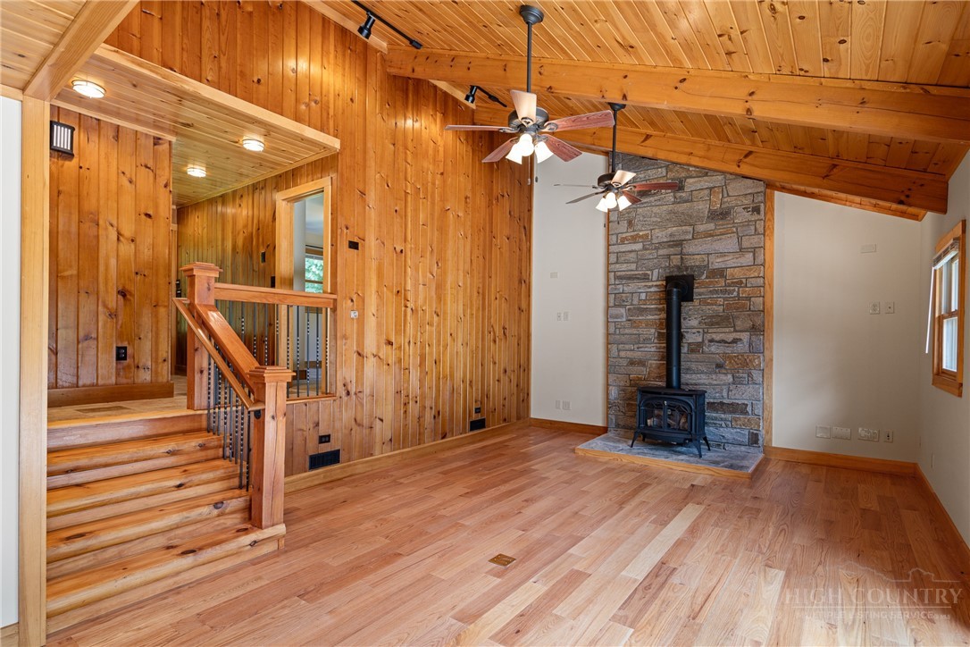 276 Storie Road Property Photo 3