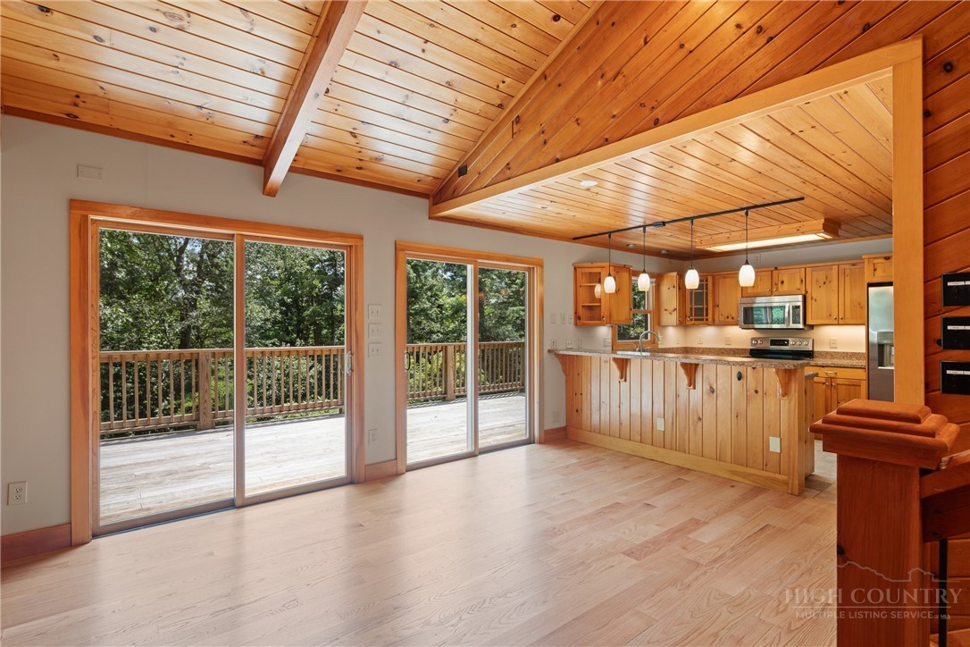 276 Storie Road Property Photo 4