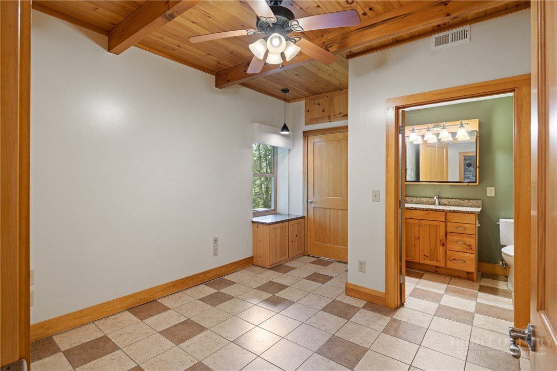 276 Storie Road Property Photo 33
