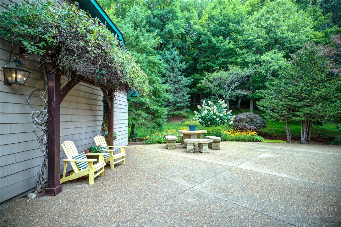 201 Grandwood Lane Property Photo 10