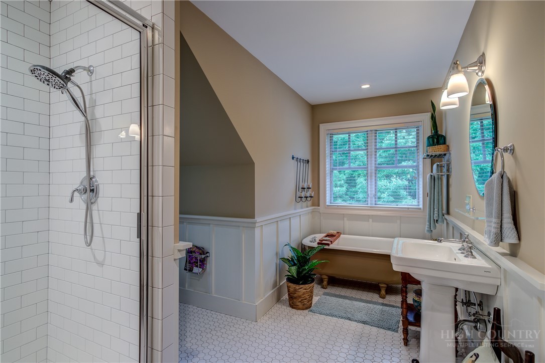 201 Grandwood Lane Property Photo 46