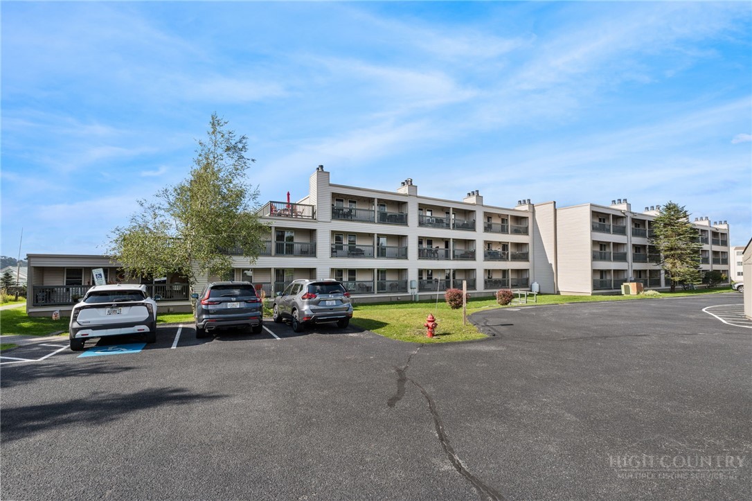 301 Pinnacle Inn Road 2113 Property Photo 2