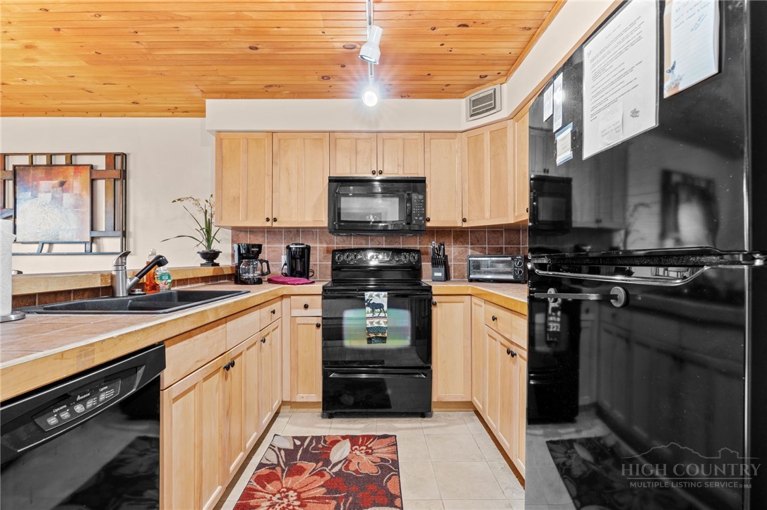 301 Pinnacle Inn Road 2113 Property Photo 9