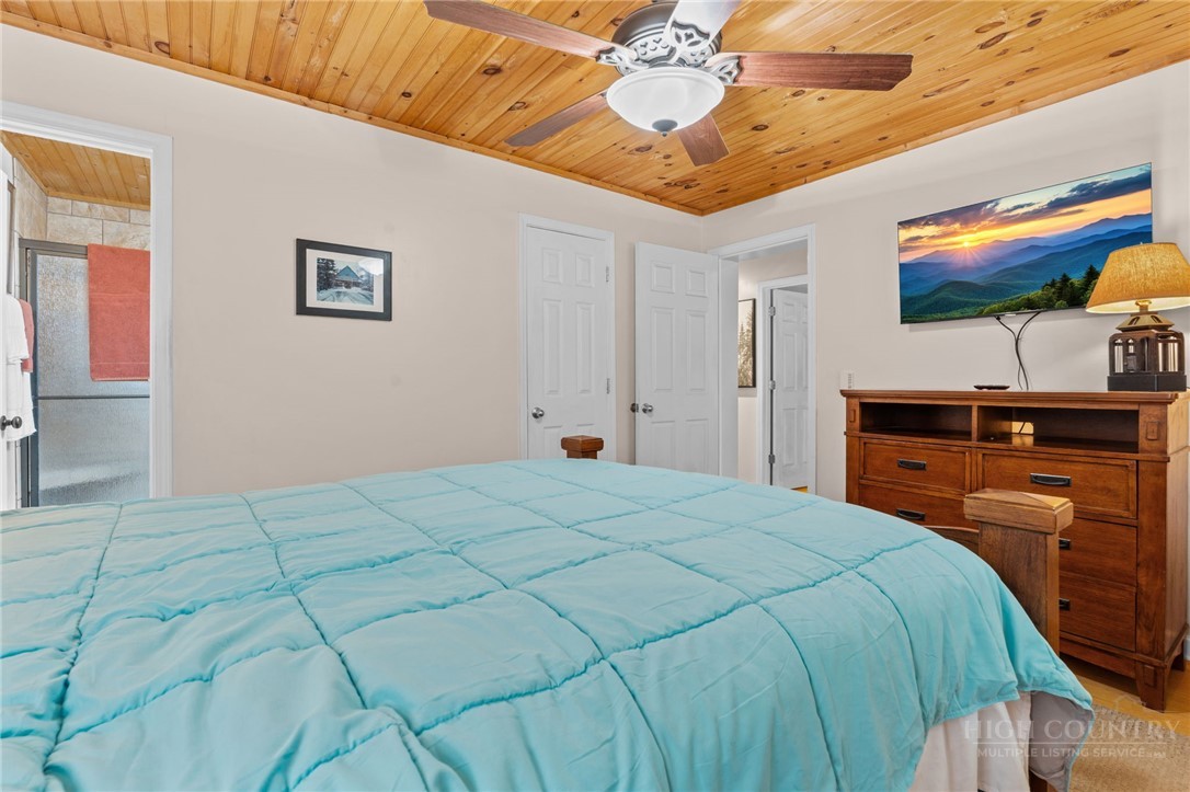301 Pinnacle Inn Road 2113 Property Photo 14