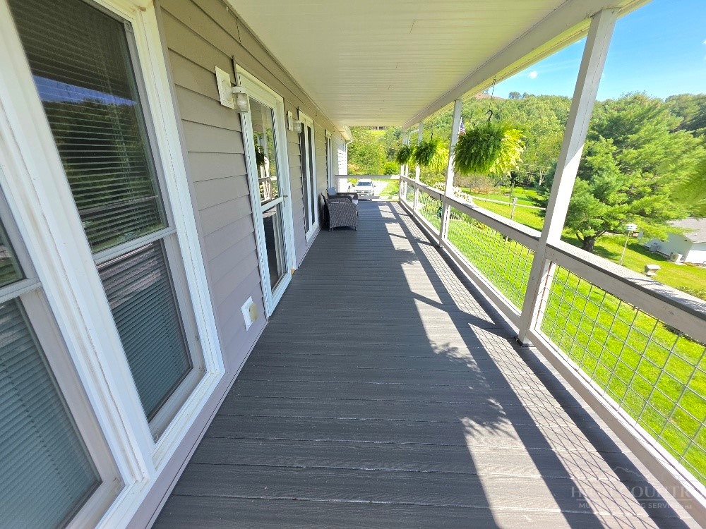 611 Rose Road Property Photo 6