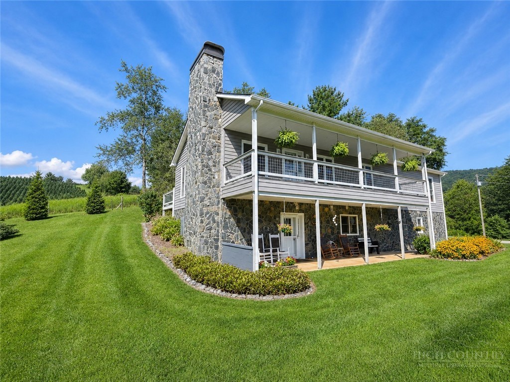 611 Rose Road Property Photo 8