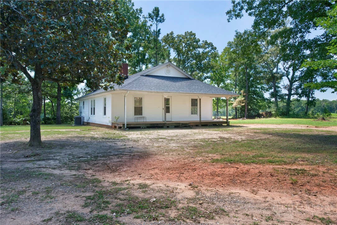 1002 Tanner Road Property Photo 3