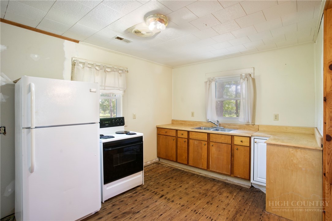 1002 Tanner Road Property Photo 16