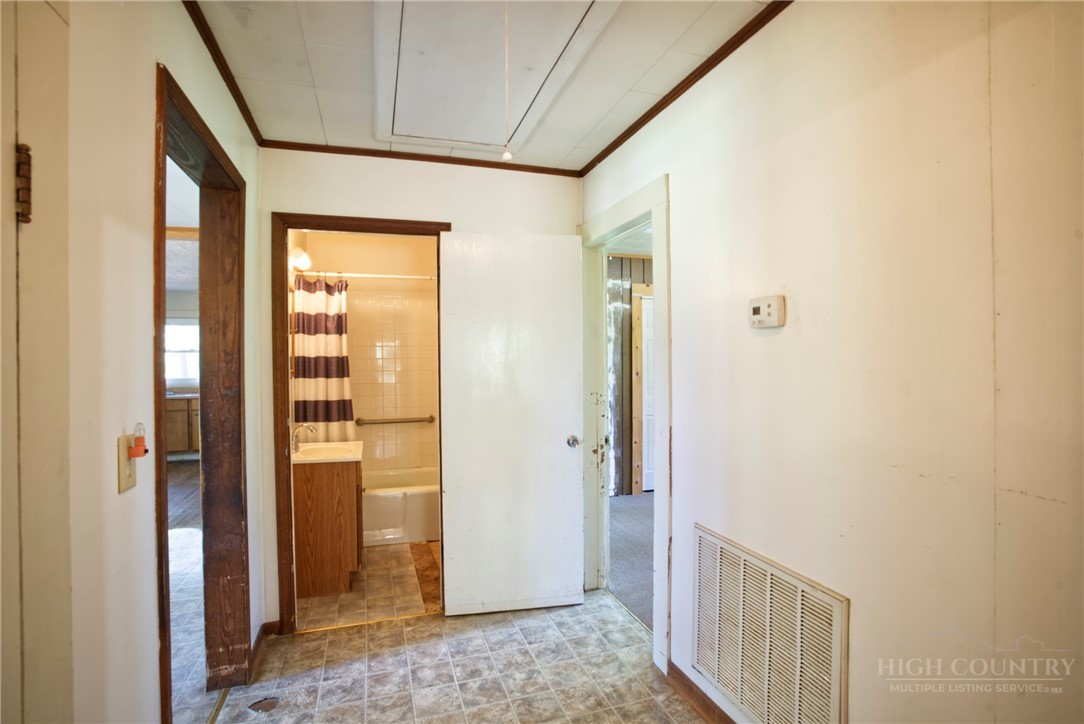 1002 Tanner Road Property Photo 18