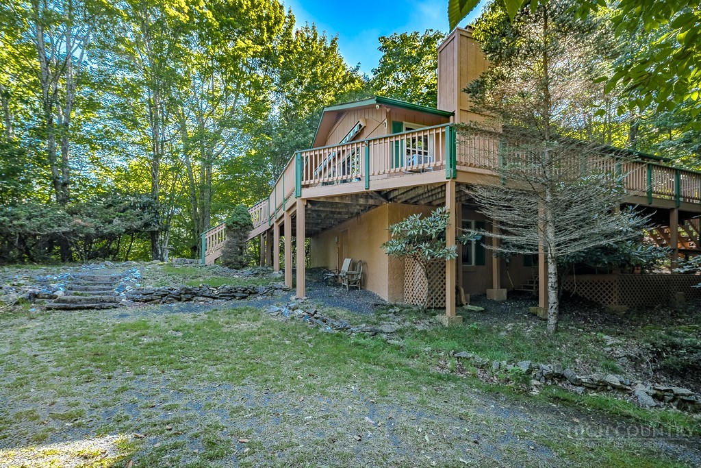 114 Mill Pond Lane Property Photo 3