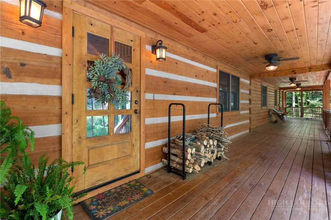 982 Jakes Mountain Road Property Photo 3