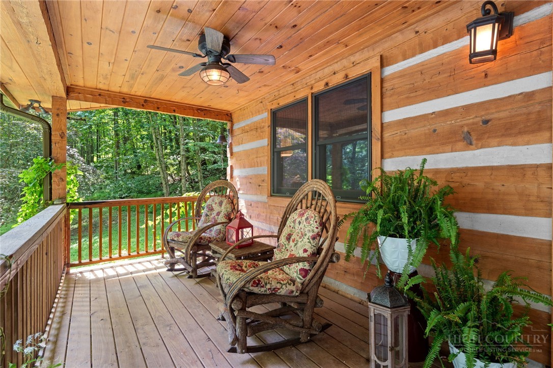 982 Jakes Mountain Road Property Photo 4