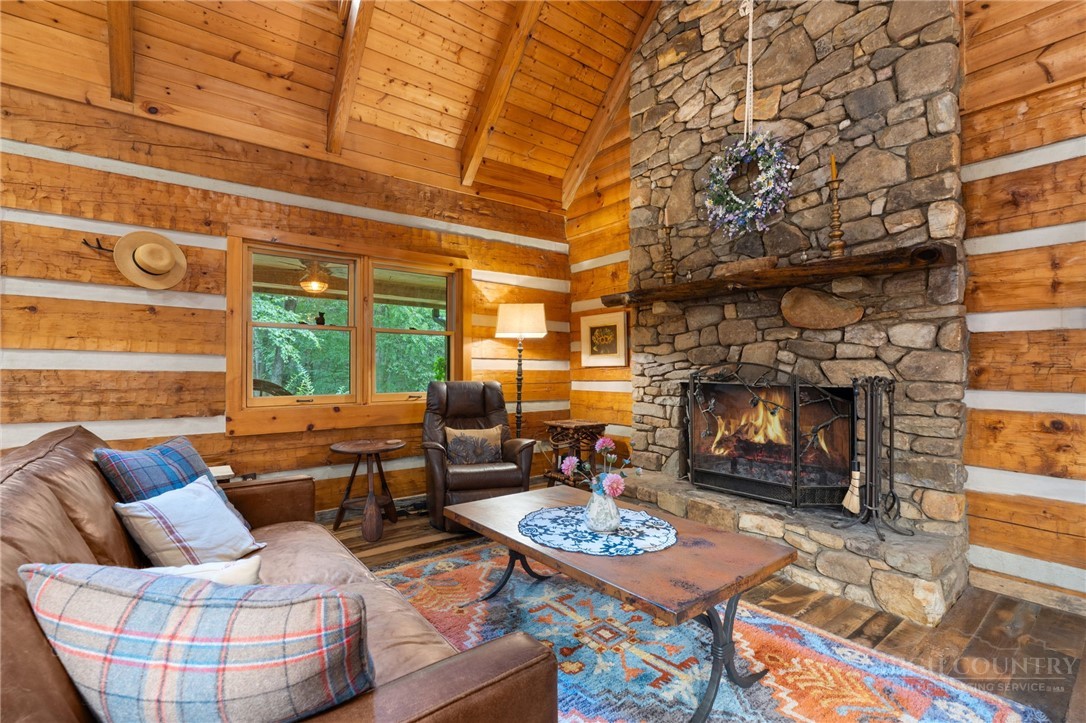 982 Jakes Mountain Road Property Photo 8