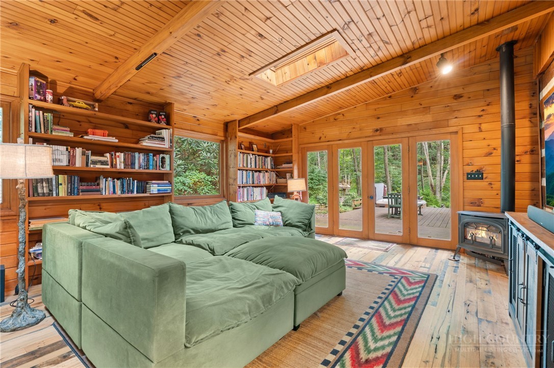 982 Jakes Mountain Road Property Photo 14