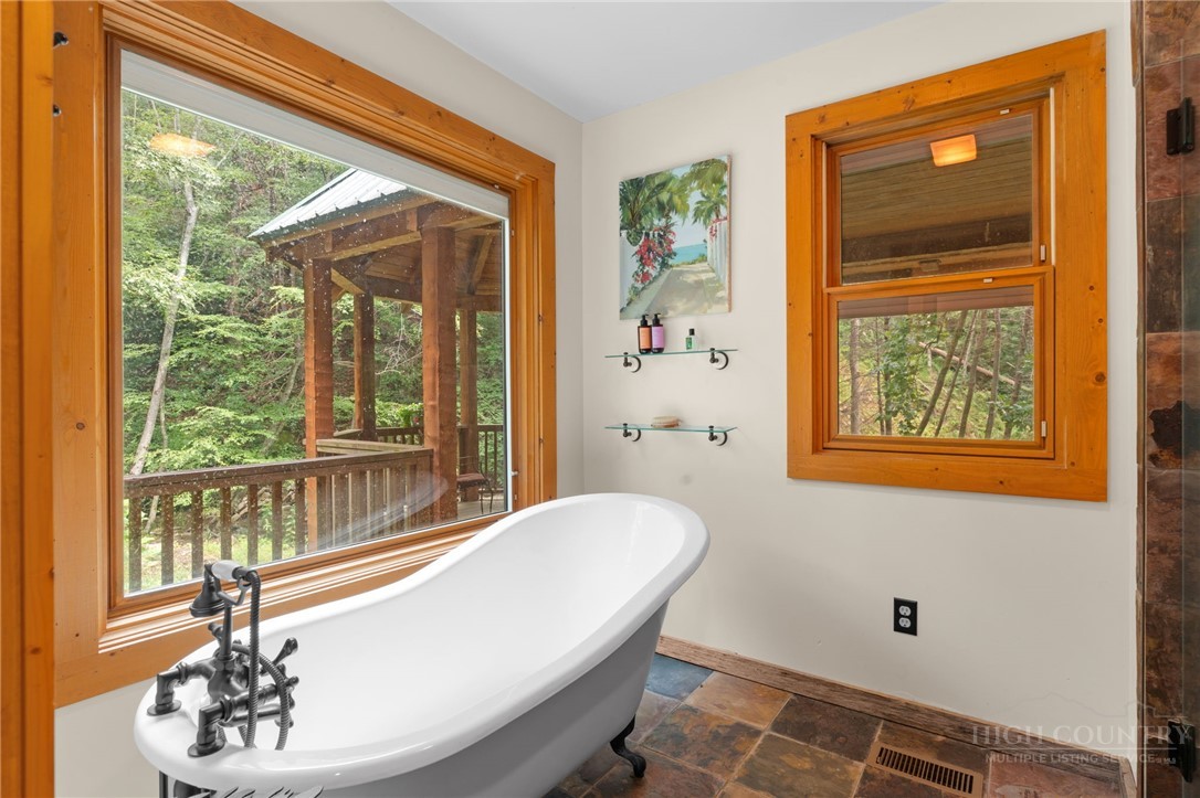 982 Jakes Mountain Road Property Photo 19