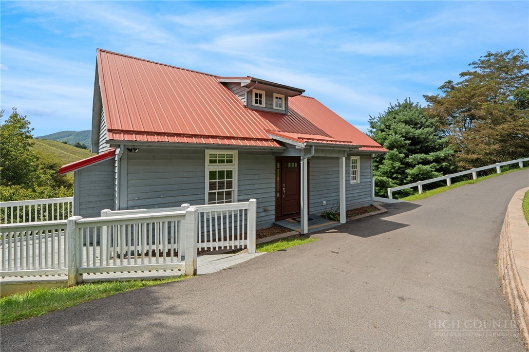 76 Walter Ridge Road Property Photo 1