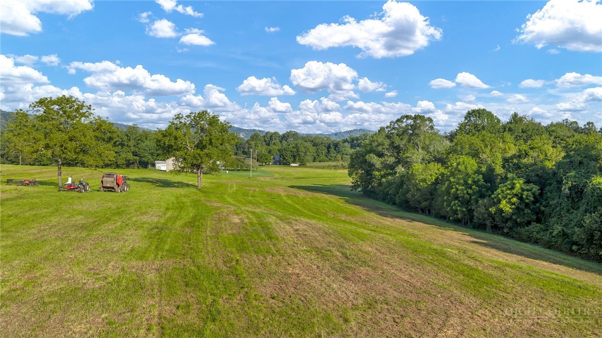 8586 Traphill Road Property Photo 26