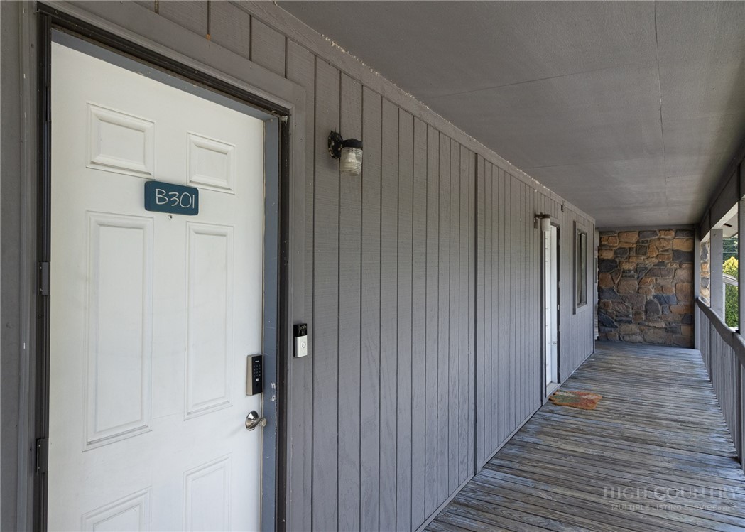 521 Meadowview Drives B301 Property Photo 1