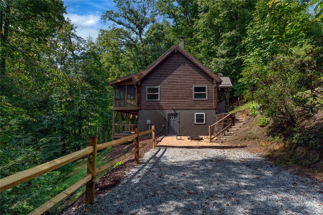 3925 Blackberry Crest Lane Property Photo 2