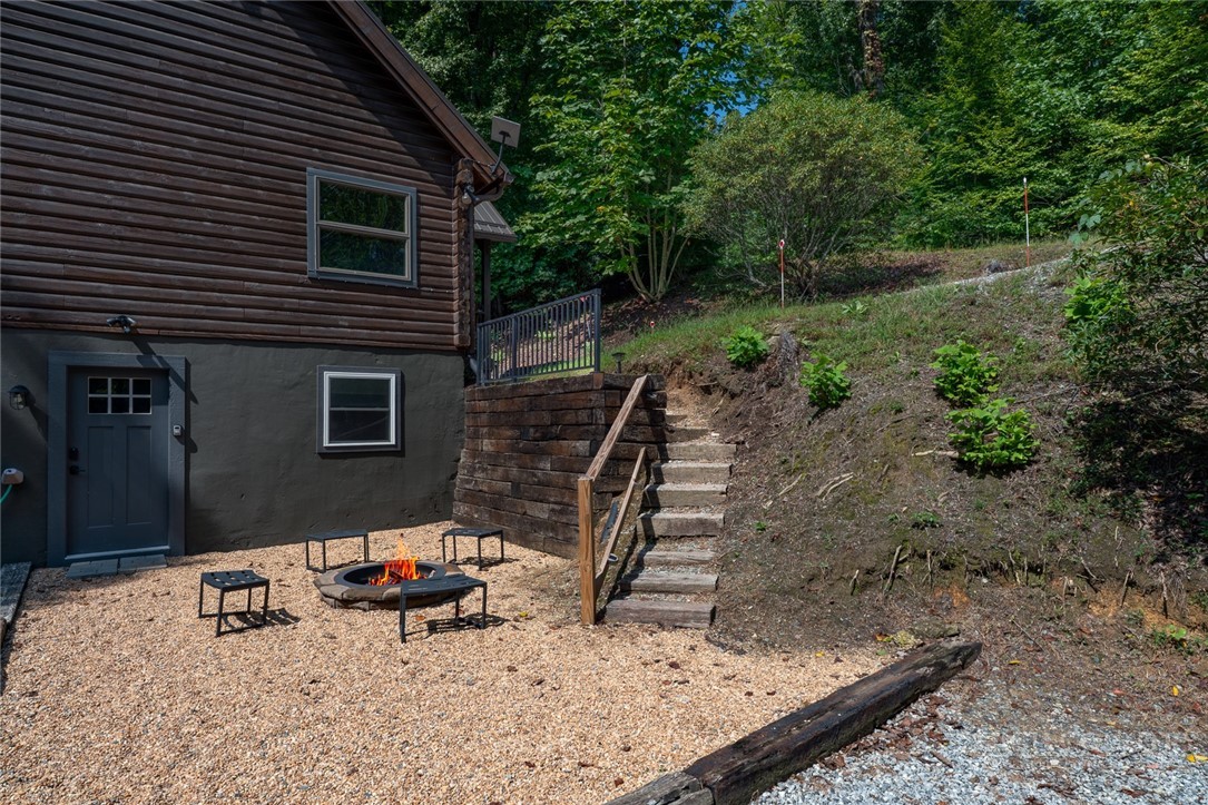 3925 Blackberry Crest Lane Property Photo 3