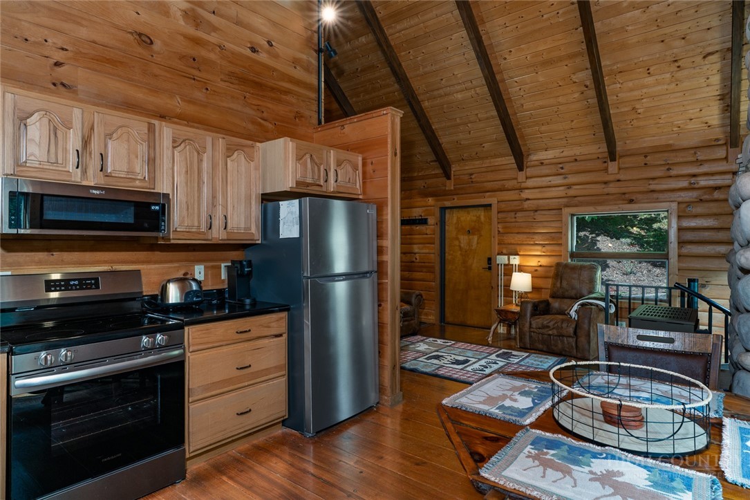3925 Blackberry Crest Lane Property Photo 10