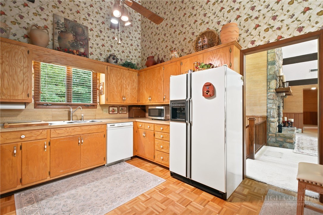 2472 Flat Top Road Property Photo 15