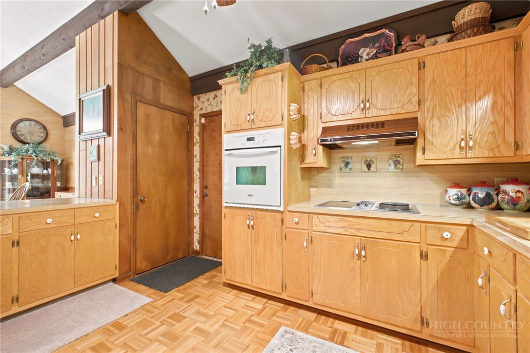2472 Flat Top Road Property Photo 17
