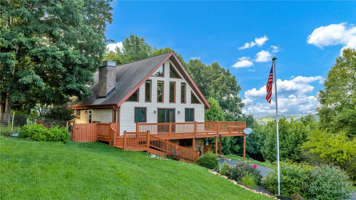 179 Pine Springs Drive Property Photo 1