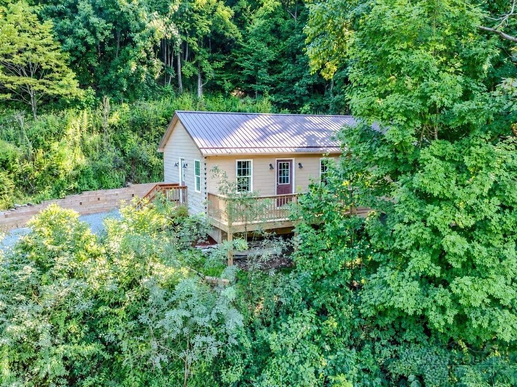 1401 Laurel Creek Property Photo 1