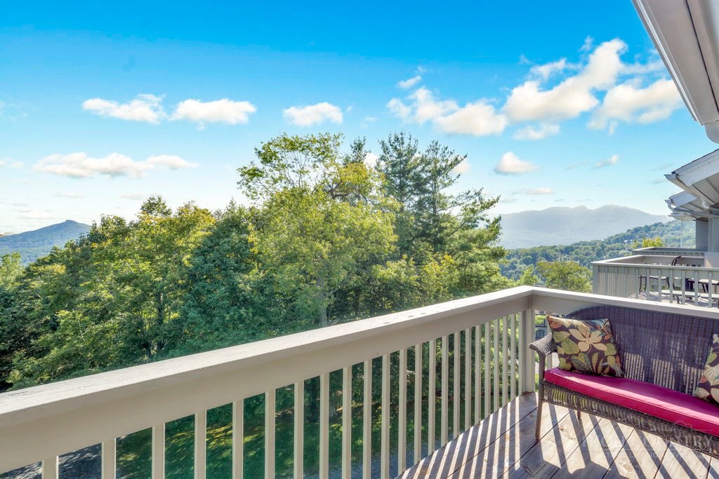 161 Skyleaf Drive E20 Property Photo 1