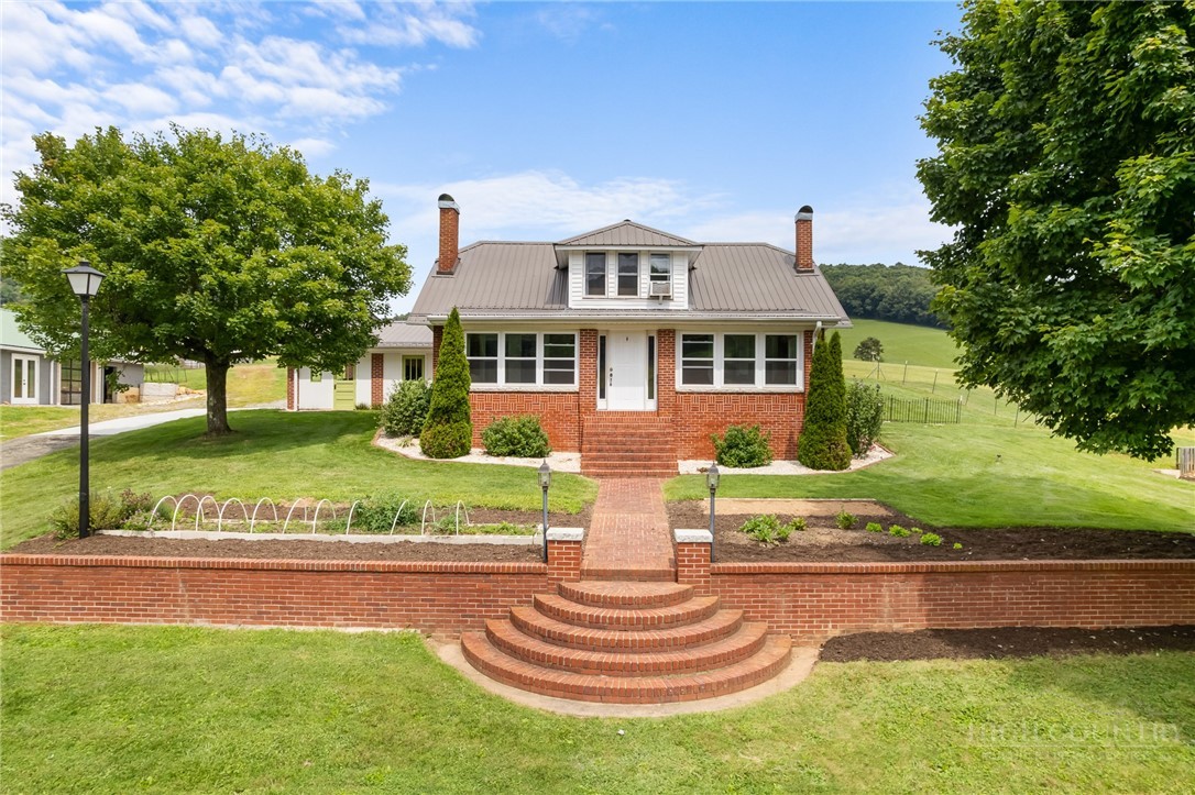 1114 Bledsoe Creek Road Property Photo 1