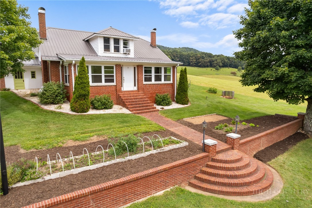 1114 Bledsoe Creek Road Property Photo 2