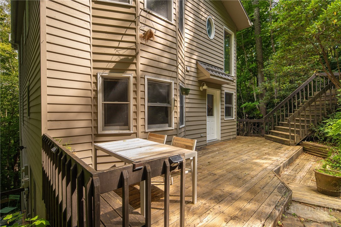 556 Timberlane Drive Property Photo 7