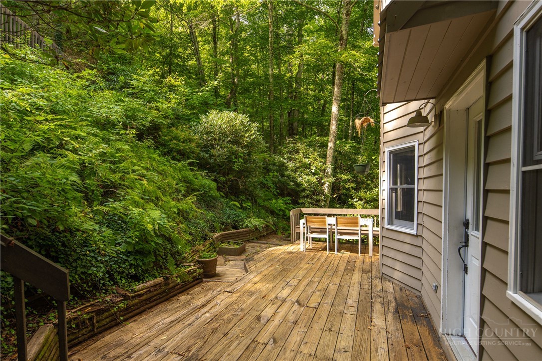 556 Timberlane Drive Property Photo 8