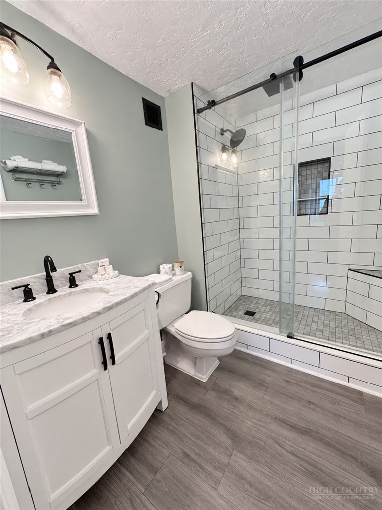303 Sugar Top Drive 2907 Property Photo 10