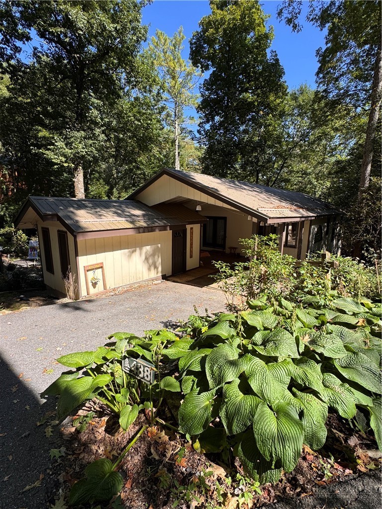 488 Hemlock Loop Property Photo 1