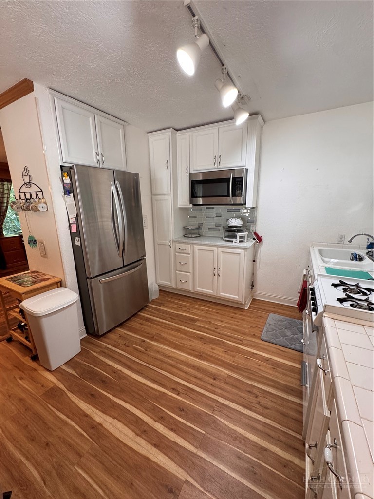 488 Hemlock Loop Property Photo 9
